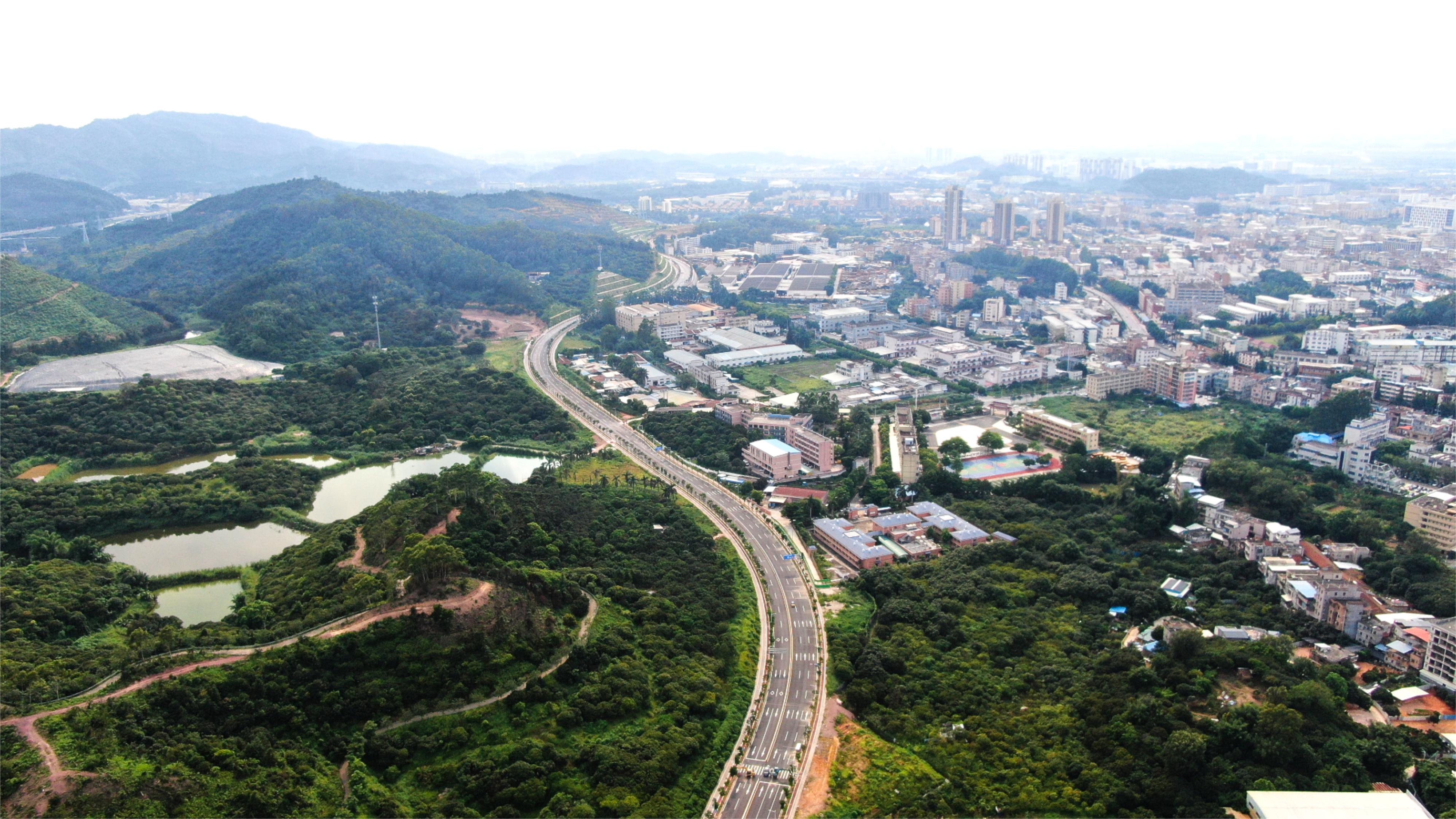 今天上午，华坤承建的谢岗环城路二期正式通车！